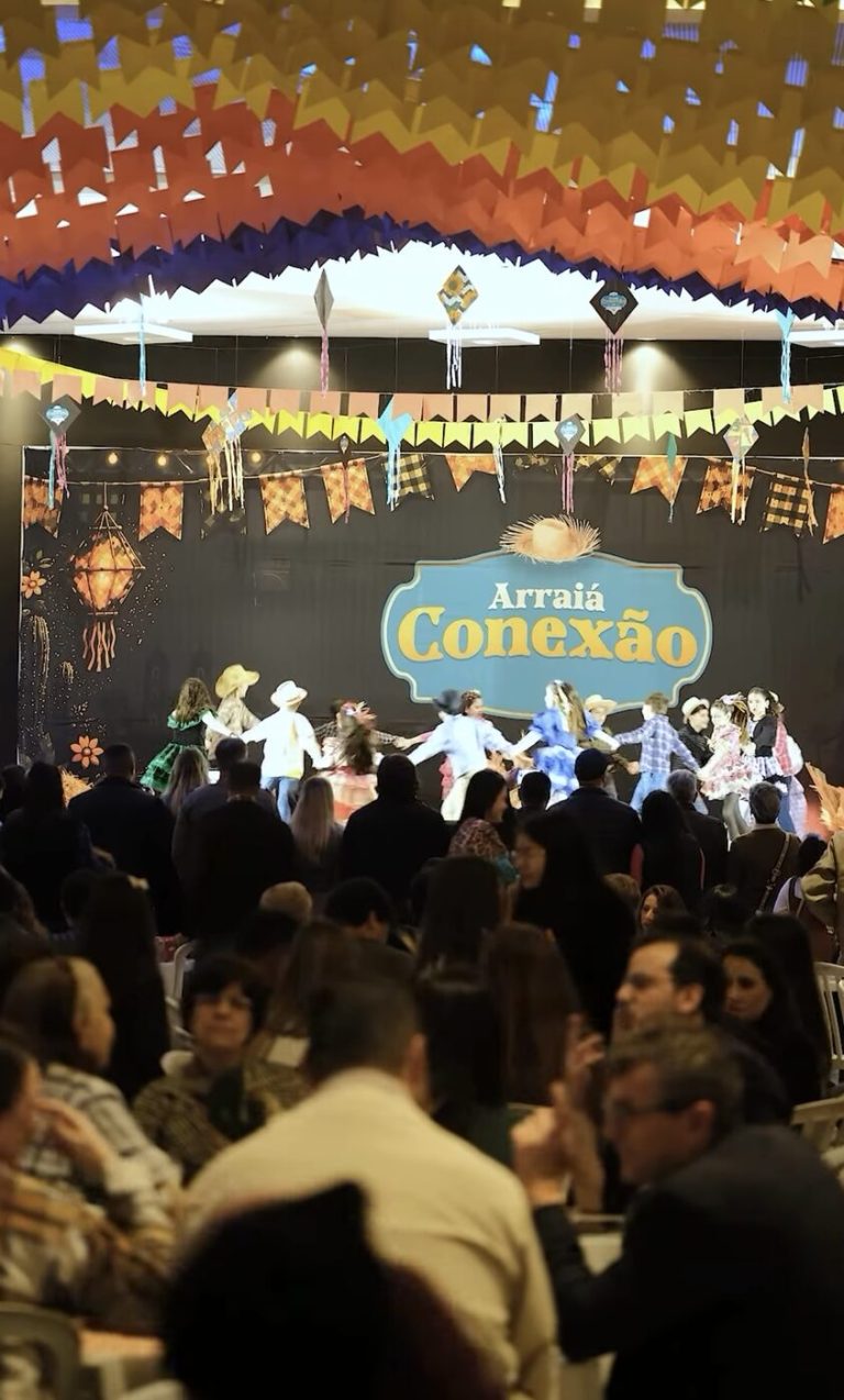 Arraiá Conexão, festa junina da escola com as famílias